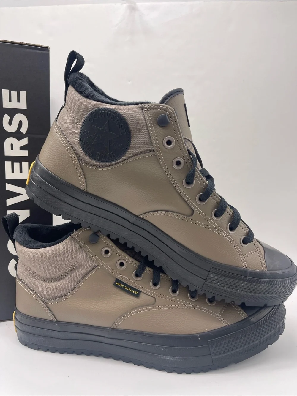 Converse • Men’s CTAS MALDEN STREET BOOT MID CLASSIC TAUPE/BLACK MTE All Weather